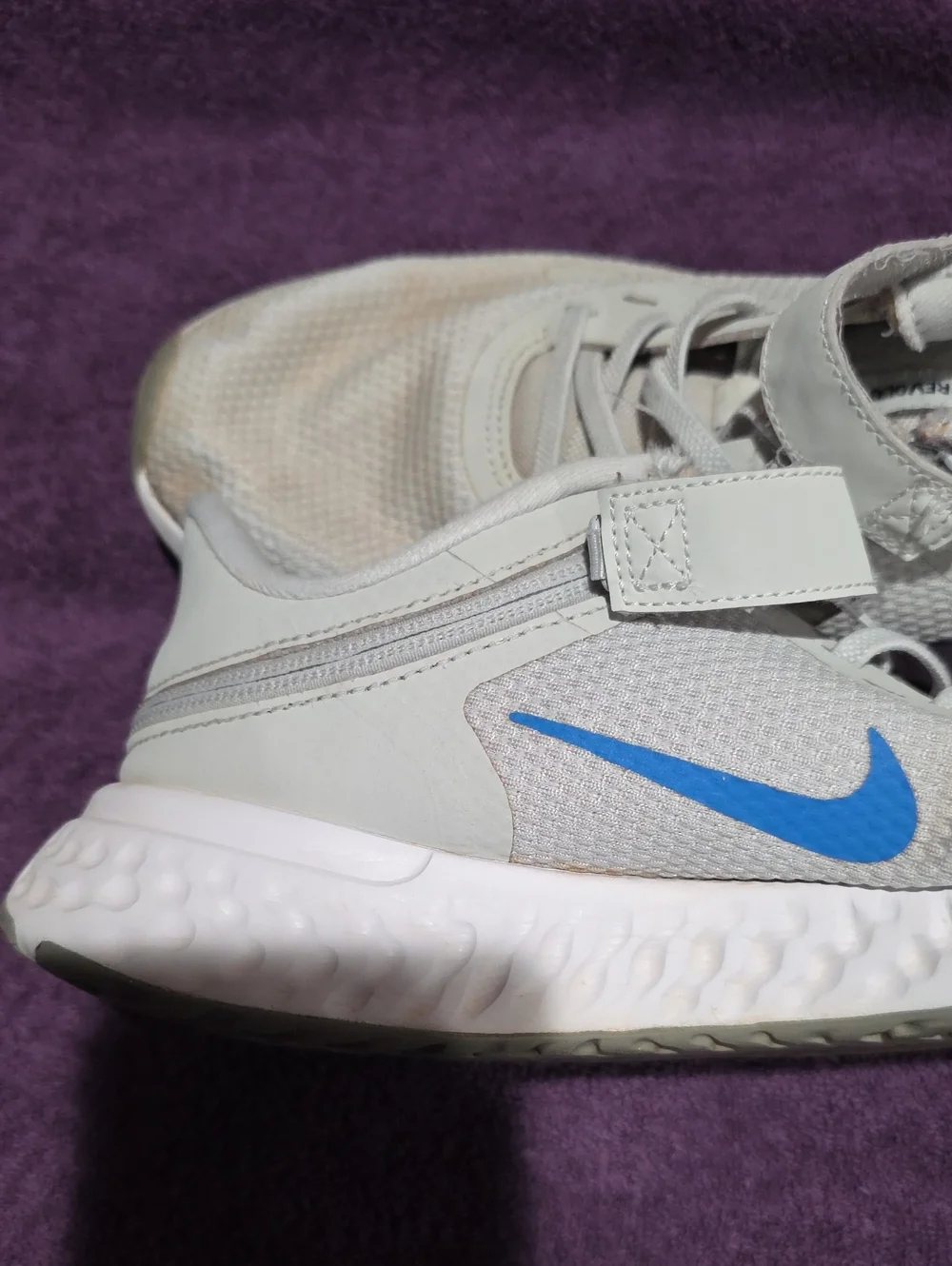 Nike White & Blue Kids' Hook-and-Loop Athletic Sneakers